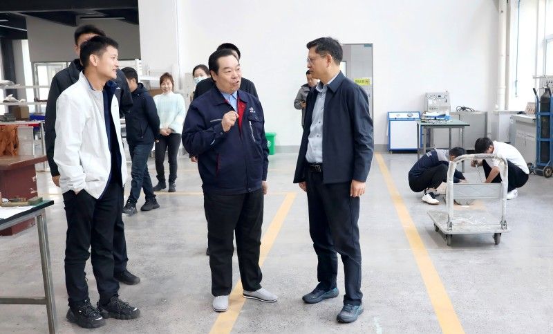 �������쵼�����ϵ�Ӯvwin8868������ҵ�ֳ����ж�������